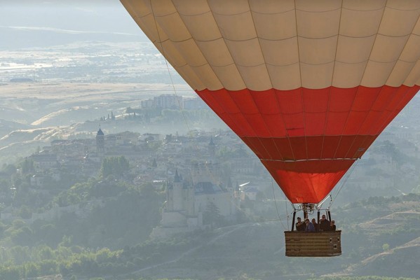  
Howlanders se enfoca en el turismo nacional con 
actividades de aventura por toda España