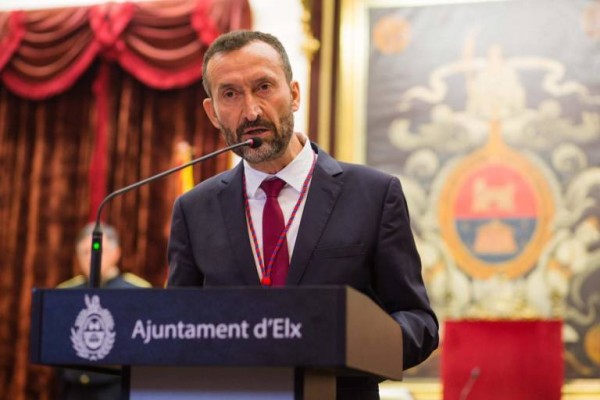 El alcalde de Elche pide responsabilidad en el uso de la mascarilla, especialmente a los jóvenes