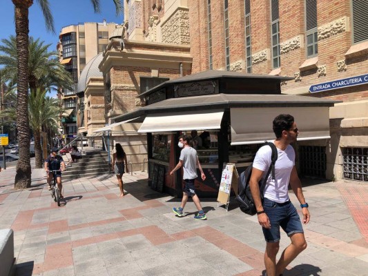 Compromís exige apoyo al comercio tradicional para licitar el quiosco del Mercado de Alicante 