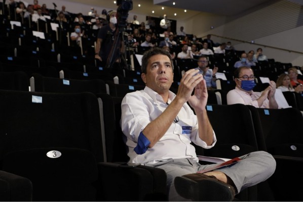 Mazón diseña un equipo con diputados provinciales y con Toni Pérez como 'número dos' 