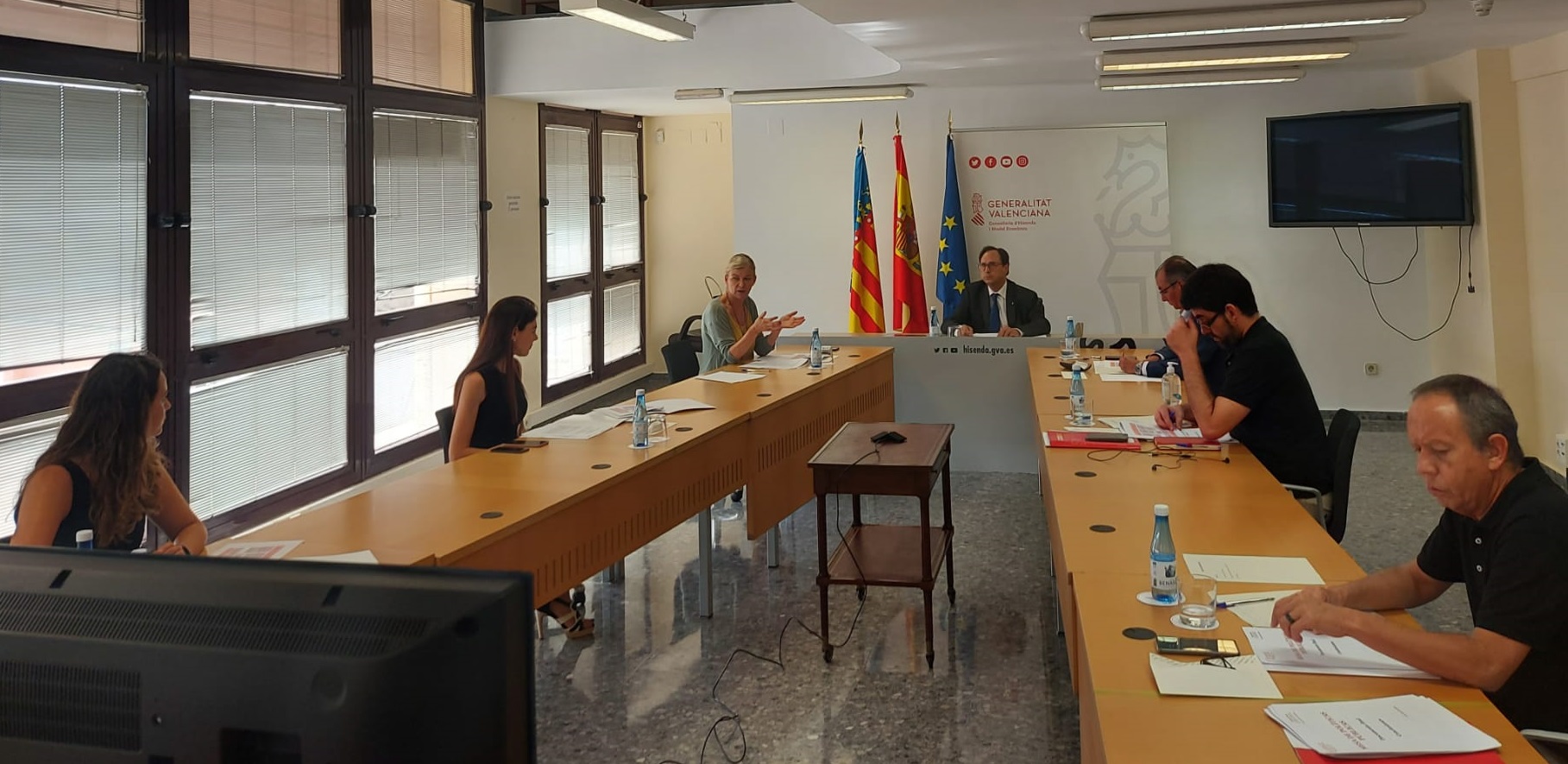 La Mesa de Políticas Públicas presenta 50 acciones para la recuperación económica de la Comunitat 