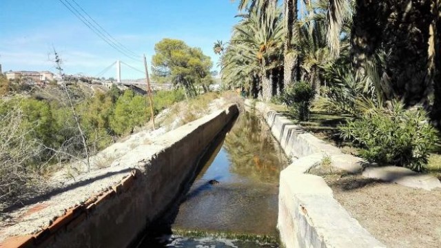 La obra de la Corredora en Elche desencadena una iniciativa para poner en valor la degradada Acequia Mayor 