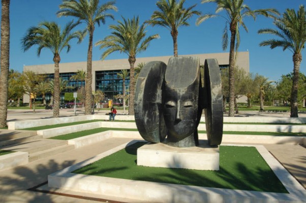 El Consell destina 500.000 euros al apoyo del emprendimiento en las universidades públicas 