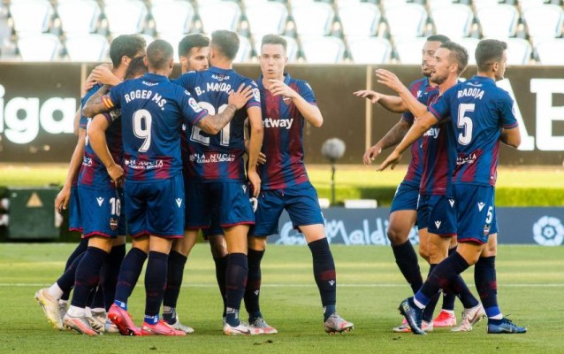 Bardhi asciende al podio de goleadores históricos del Levante