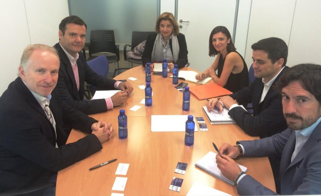 La compañía singapurense que quiere invertir 1.000 millones en la Marina Real se reúne con la Generalitat