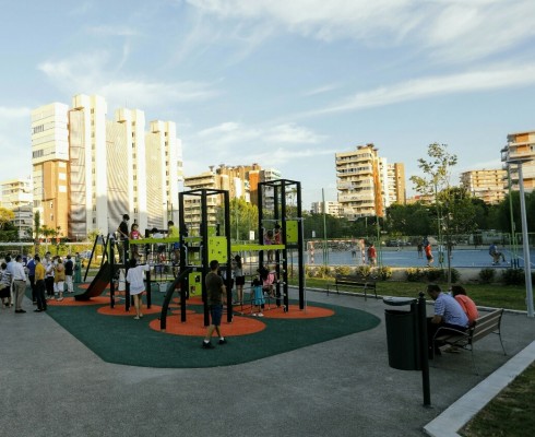 Alicante habilita una nueva zona verde de 2.300 metros en Países Escandinavos