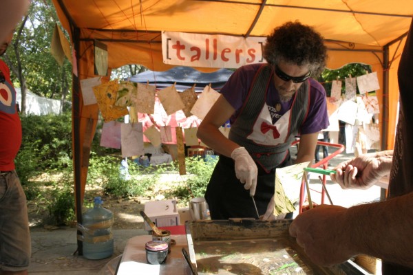 La Fira Alternativa de València está de aniversario con tres días repletos de música, artesanía y talleres