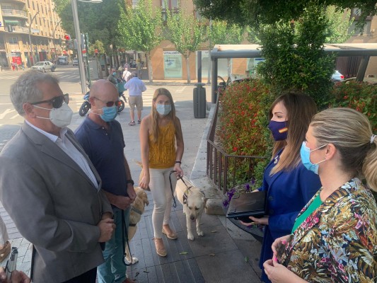 Una treintena de pasos de peatones de Murcia estrenan ayuda para los invidentes