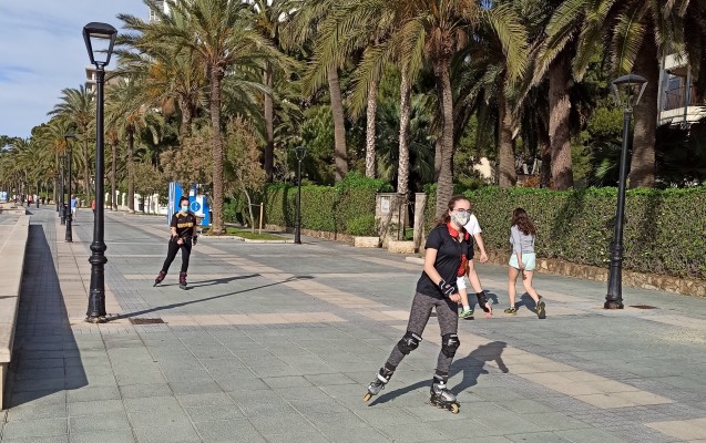 Benicàssim impone cerca de cien multas por no llevar mascarilla