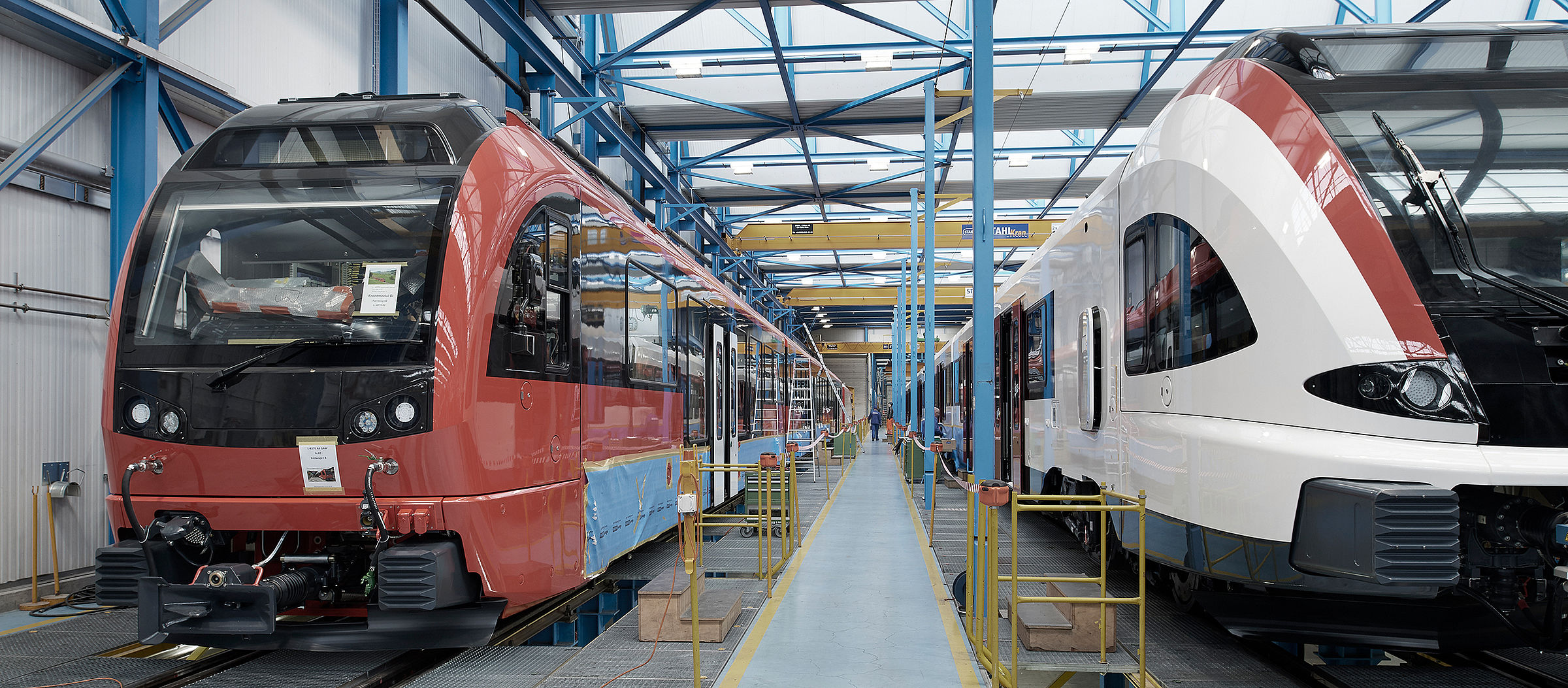Stadler cotiza a la baja los últimos contratos conseguidos y profundiza en mínimos históricos