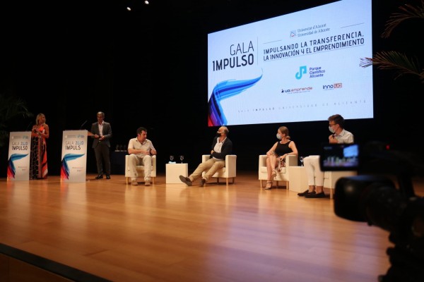 Solublion, Fych, Intelligence Trade y Dropi, ganadores de los Premios Impulso de la UA