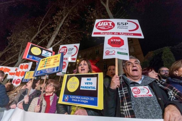 La Justicia no se moja con el 'pin parental': el TSJ archiva el recurso de Celaá porque no hay clases