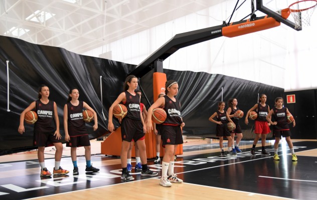 El campus de tecnificación demenina de Valencia Basket crece de nuevo en su tercera edición