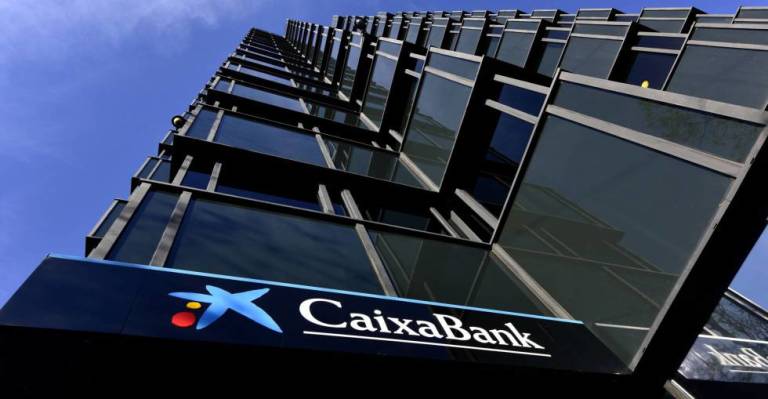 CaixaBank baja del 5% en Telefónica por primera vez en 13 años
