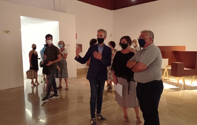 La primera adquisición de arte contemporáneo de la Generalitat 'desembarca' en la Lonja de Alicante