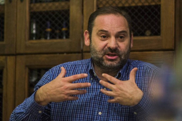 Ábalos afirma que Hernando quiere otro portavoz del PSOE porque le molesta su posición política