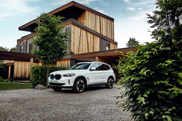 El nuevo BMW iX3 eléctrico, que se producirá en China, llegará a España en el primer trimestre de 2021