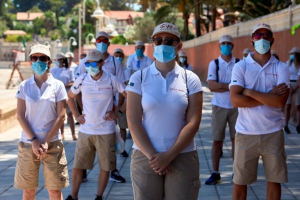 Un centenar de los 1.000 vigilantes de la playa fichados por la Generalitat renuncian a su puesto 