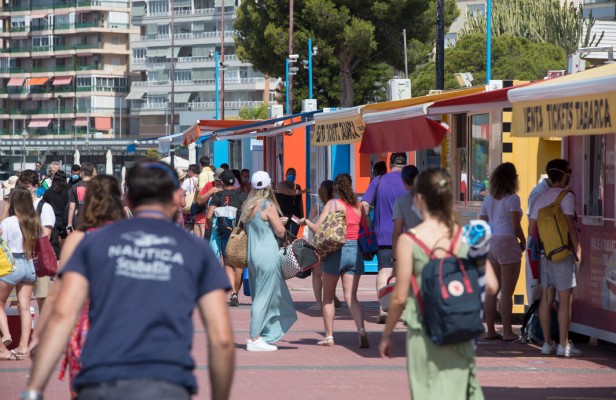 Santa Pola registra el primer brote de coronavirus en la provincia: Sanidad lo da por controlado