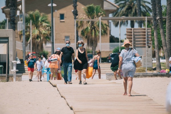 La Comunitat registra nuevos brotes de coronavirus en Santa Pola y Borriana y crece el de Foios