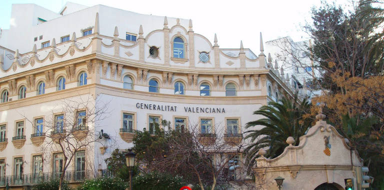 Fachada de La Cigueña, edificio que alberga también la Conselleria de Transparencia - 