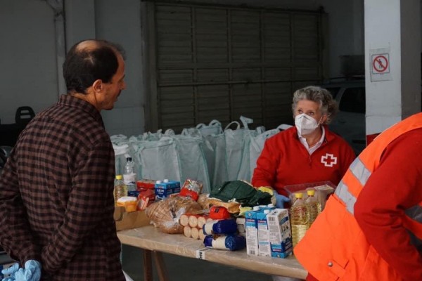 Cajamar apoya a Cruz Roja para facilitar alimentos a familias vulnerables