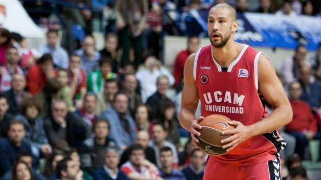 Hummel vestirá al UCAM CB y al UCAM CF durante cuatro temporadas

en lugar de Nike