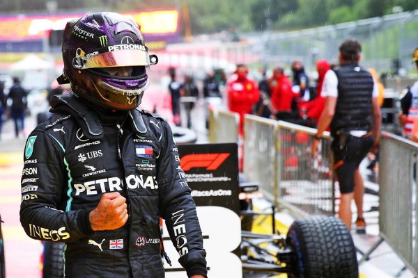 Hamilton lidera el doblete de Mercedes en Estiria y Sainz es noveno con vuelta rápida

