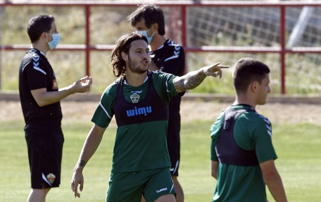 Juan Cruz se une a Mfulu como bajas