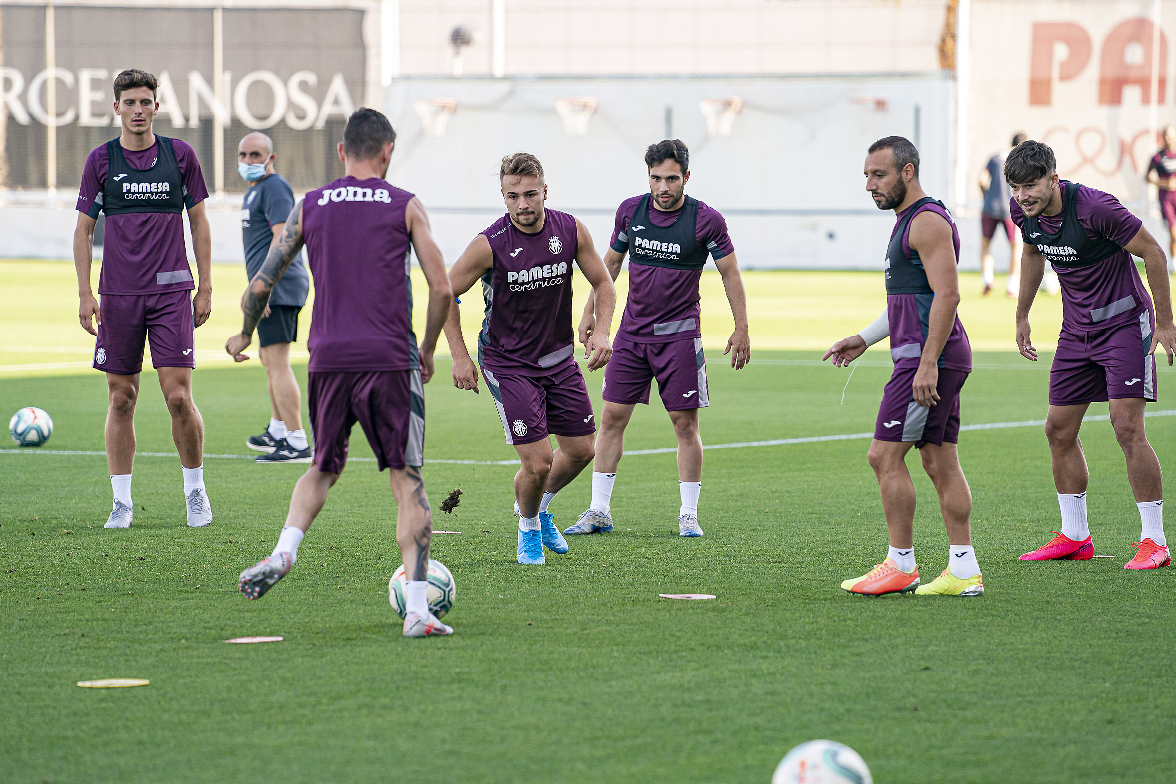 Villarreal y Real Sociedad miden sus aspiraciones europeas
