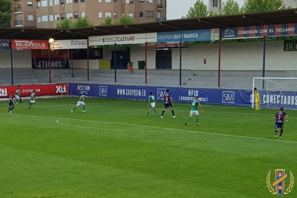 El Yeclano cierra su preparación de amistosos de cara al play off con triunfo por 2-1 ante el Toledo