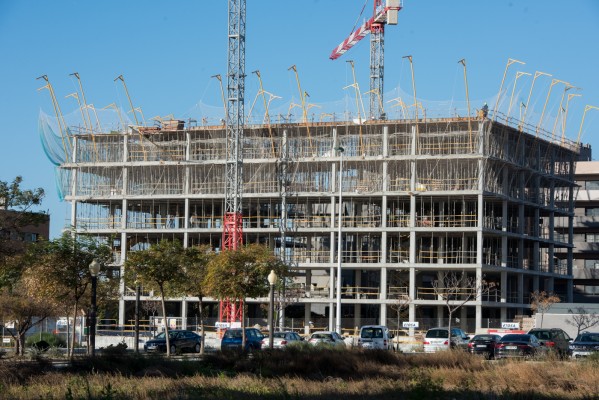 La pandemia frena en seco las construcciones de vivienda nueva en Elche: el 63% del total, de enero