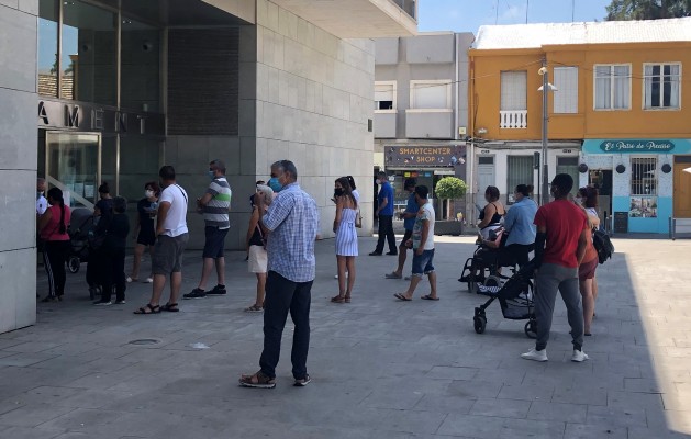 El gobierno de San Vicente trata de aligerar el flujo de trámites presenciales con un SMS de cita previa