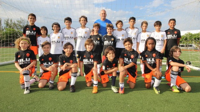El Valencia abre su segunda escuela de fútbol en Miami