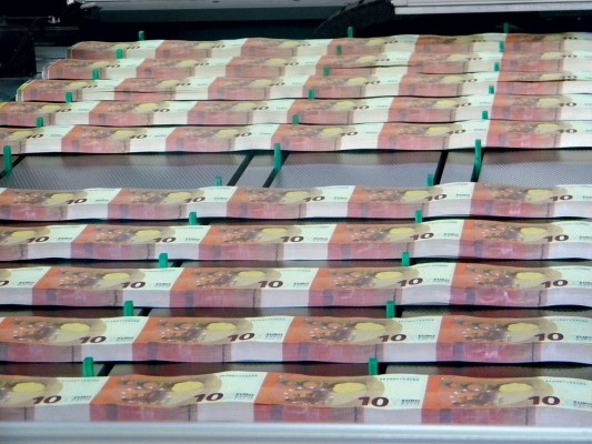  El Banco de Canadá se suma a otros bancos centrales en la petición de que prosiga el pago en efectivo