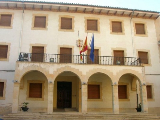 20 municipios de la Comunitat han cambiado de alcalde en dos años y 20 lo harán este mes