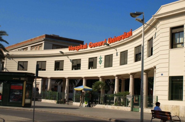 El Hospital General de València eliminará la lista de espera de endoscopias