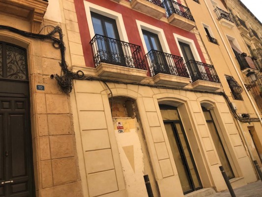 La fiebre de los pisos turísticos en Alicante: obra en San Nicolás y proyecto 'en barbecho' en Jorge Juan
