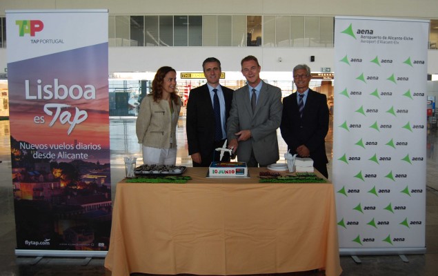 El aeropuerto Alicante-Elche estrena su nueva conexión diaria con Lisboa de la mano de TAP