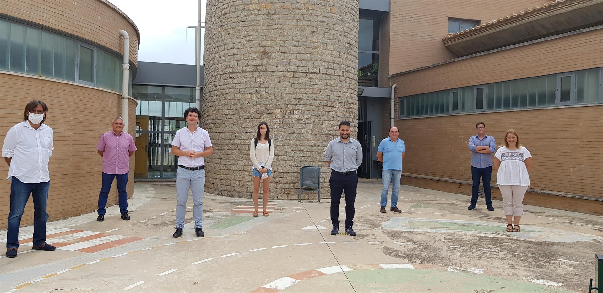 El conseller de Educación, Vicent Marzà, acompañado por el director territorial de Educación en Castellón, Alfred Remolar, se ha reunido con los alcaldes y alcaldesas de Atzeneta del Maestrat, Vistabella del Maestrat, Xodos, Useras y Benafigos - 