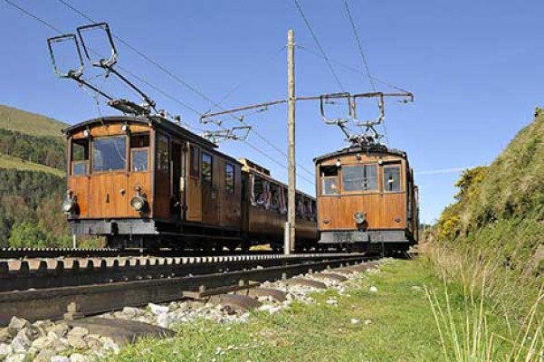 Este verano sube a la cima mítica con el tren de Larrun