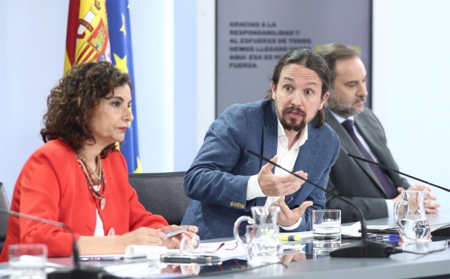 Montero se desmarca de Iglesias y apuesta por utilizar la razón y no los insultos, 