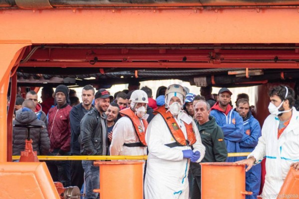 El Ayuntamiento pide la dimisión del delegado de Gobierno tras la fuga de nueve inmigrantes