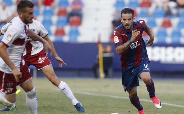 El Huesca entra en la promoción con la primera derrota local del Levante