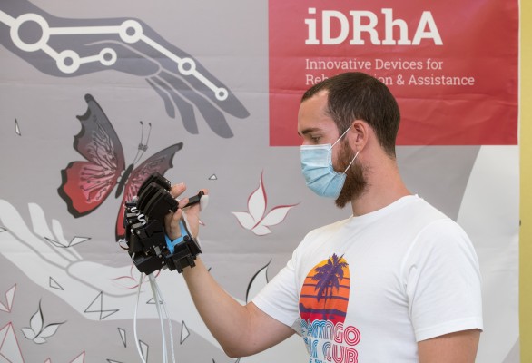 Algoritmos y robots al rescate de movimientos perdidos por el daño cerebral