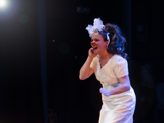 'Dominas, chonis y princesas': teatro en clave de 'clown' para romper con los estereotipos