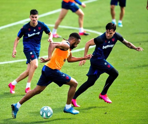 El Levante cumple un año desde su primer entrenamiento de la temporada 19-20
