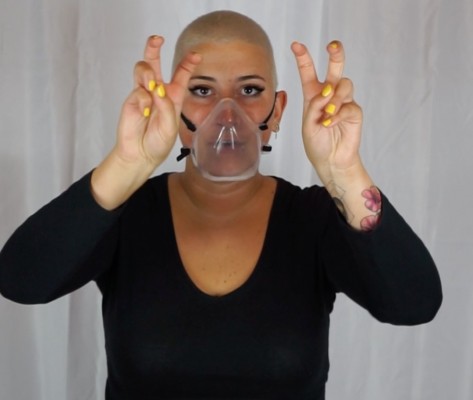 MasksEpi fabrica mascarillas transparentes para facilitar la comunicación con personas sordas