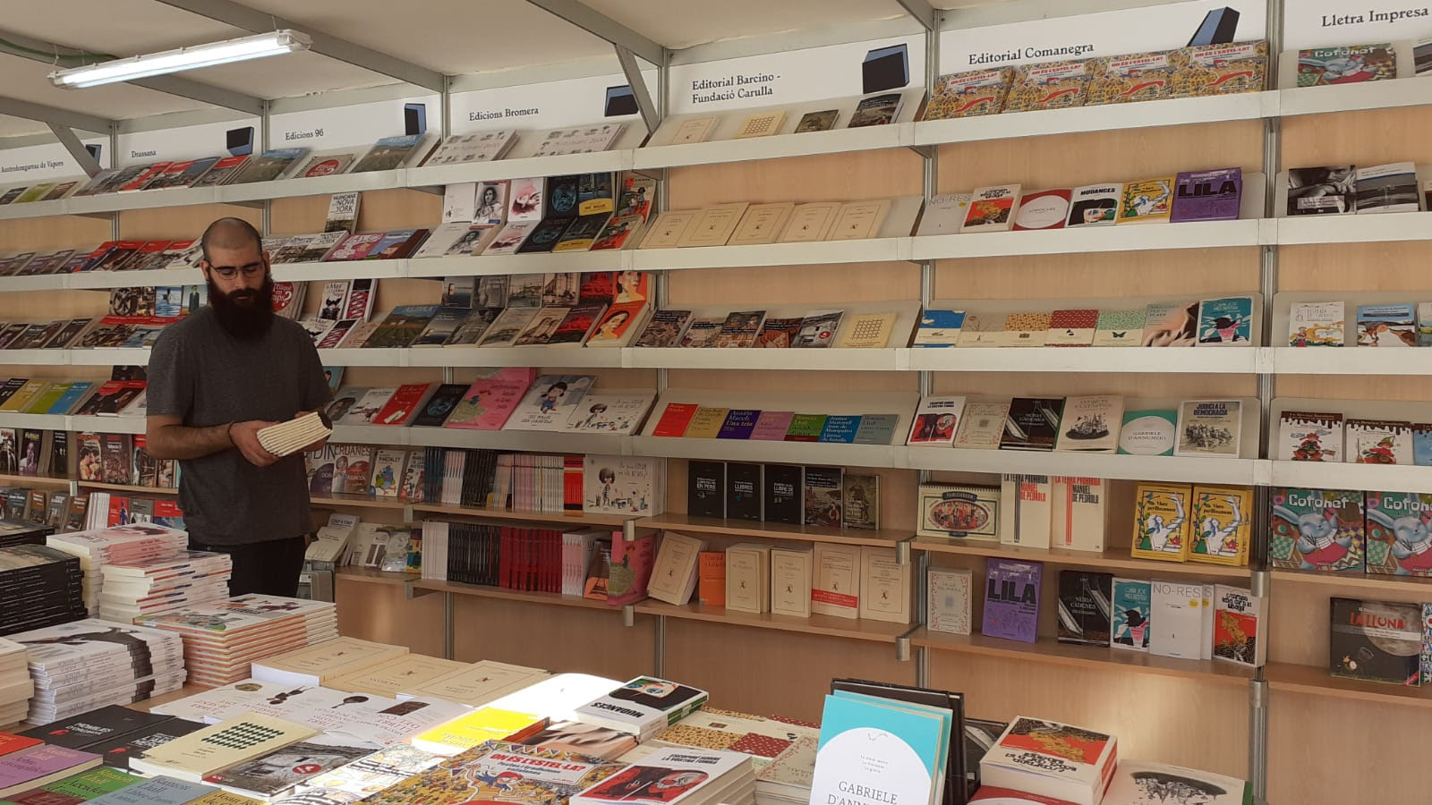 El sector del llibre demana una taula de pacte pel llibre i la lectura