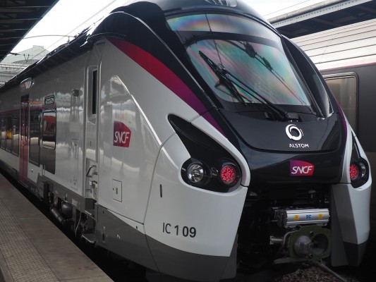 SNCF retrasa un año su entrada en el AVE a València y empezará a competir sólo en el AVE a Barcelona